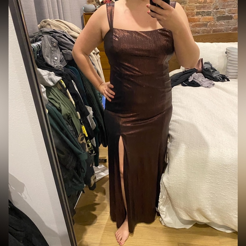 LAUNDRY BY SHELLI SEGAL
METALLIC FRONT SLIT SLEEVELESS MAXI GOWN, Sz 14, worn 1x - Picture 3 of 5